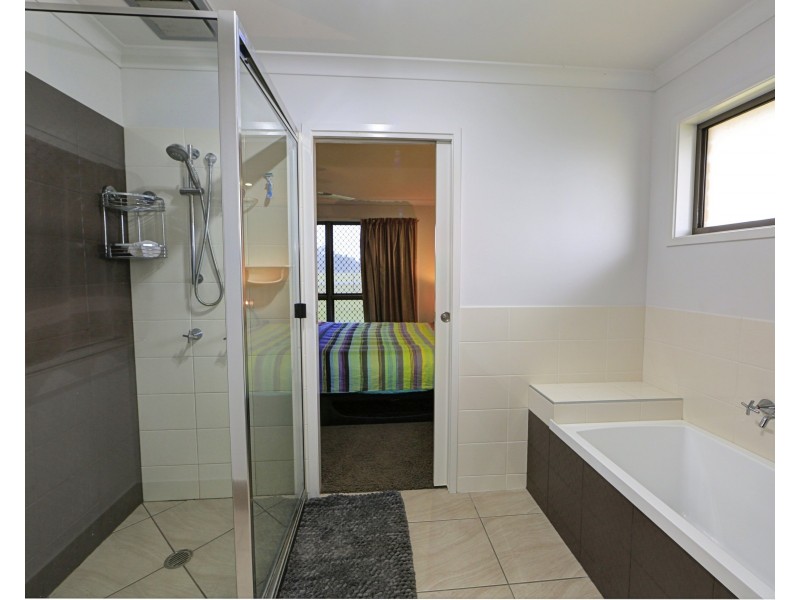 98 Fallons Rocks Road, Calavos QLD 4670