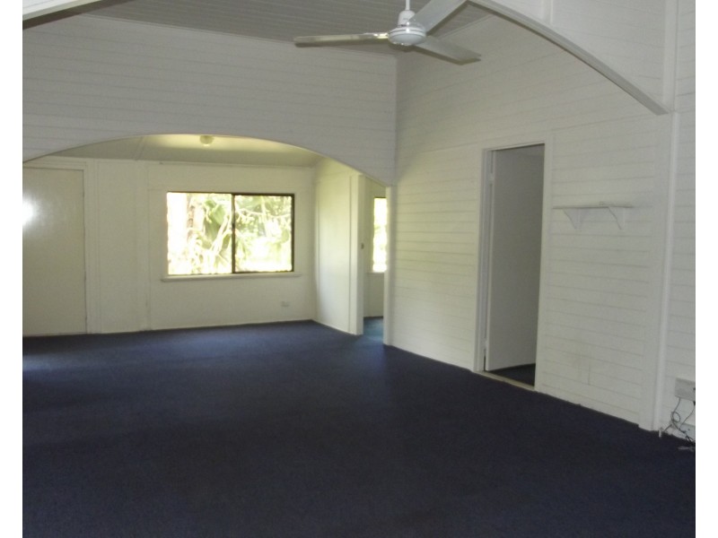 158 Churchill St, Childers QLD 4660