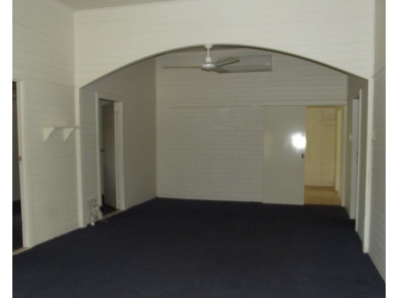 158 Churchill St, Childers QLD 4660
