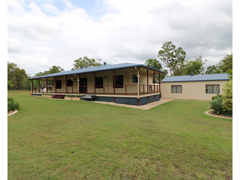 16 Oakview Dr, Redridge QLD 4660