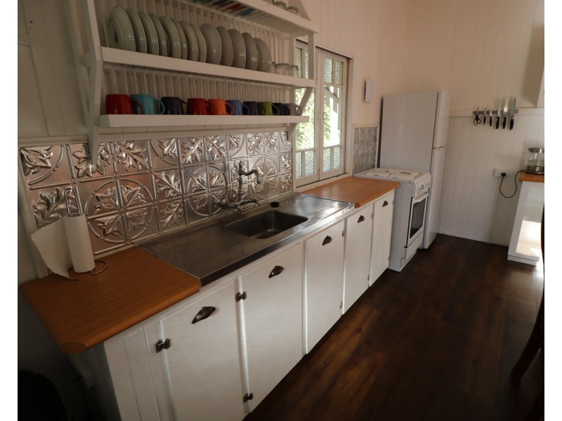 18-20 Emmitt Ct, Apple Tree Creek QLD 4660