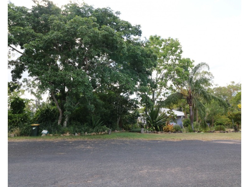 18-20 Emmitt Ct, Apple Tree Creek QLD 4660