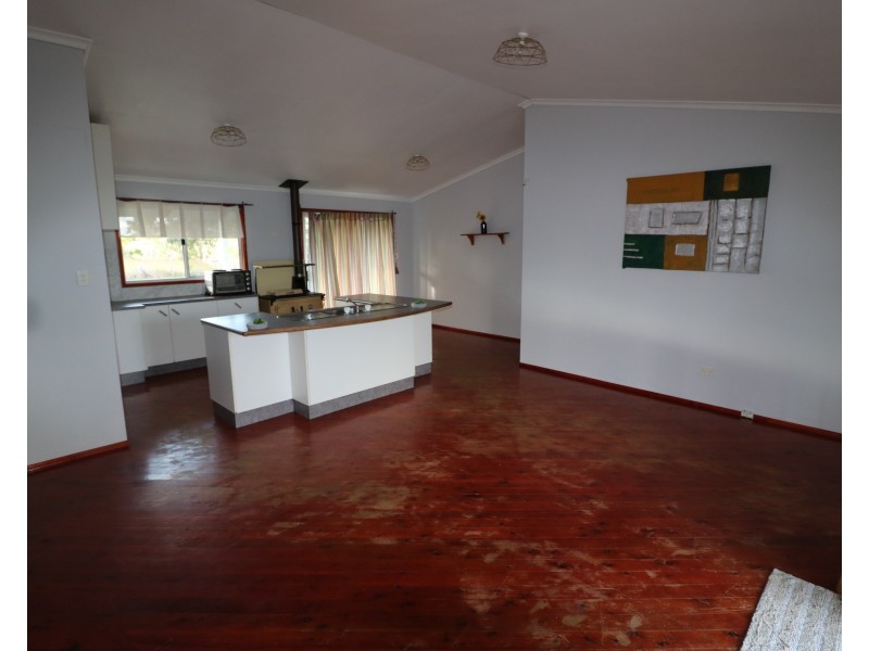 25 Booyal Dallarnil Rd, Booyal QLD 4671