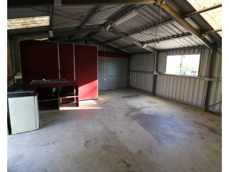 25 Booyal Dallarnil Rd, Booyal QLD 4671