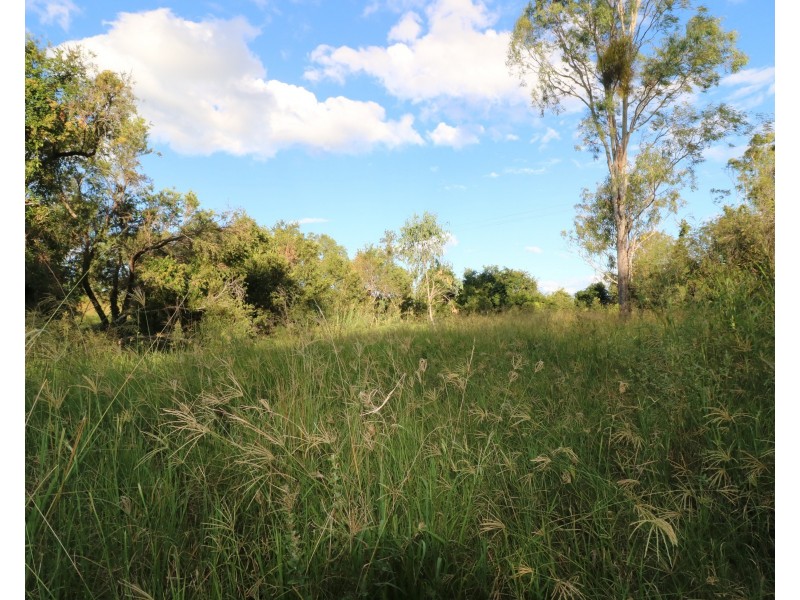25 Booyal Dallarnil Rd, Booyal QLD 4671