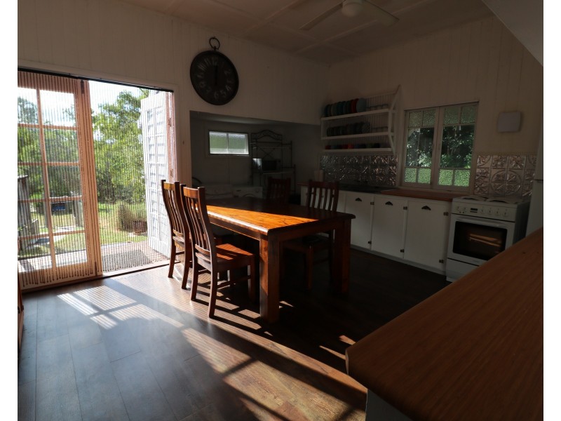 18 Emmitt Ct, Apple Tree Creek QLD 4660