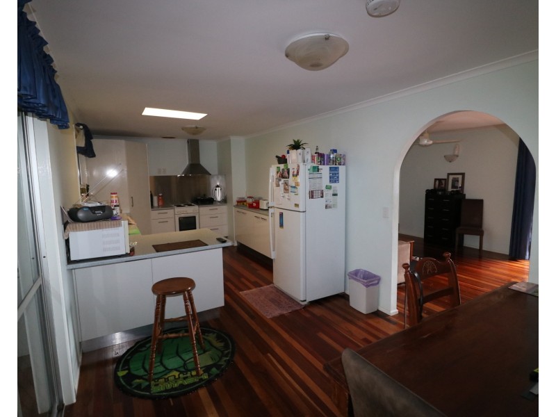 54 Broadhurst St, Childers QLD 4660