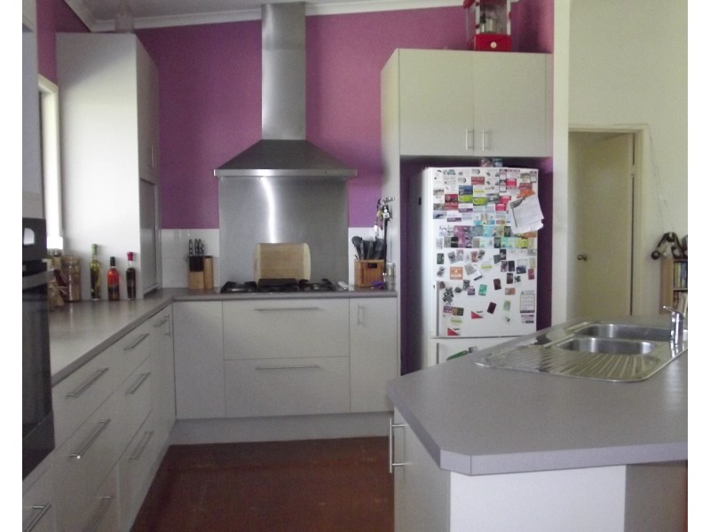 7 River Rd, Buxton QLD 4660