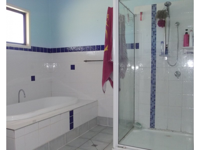 7 River Rd, Buxton QLD 4660