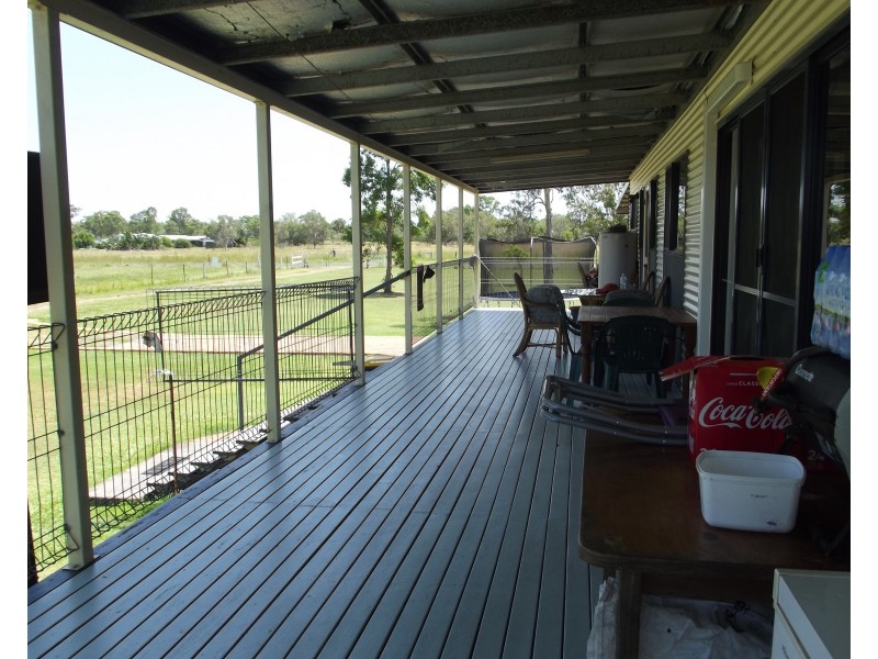 7 River Rd, Buxton QLD 4660