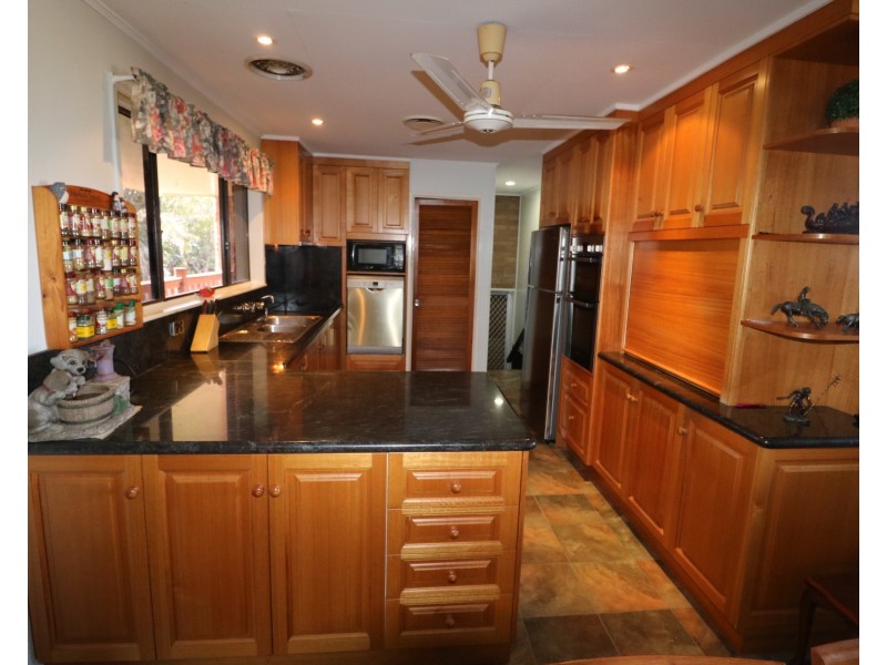 60 Broadhurst St, Childers QLD 4660