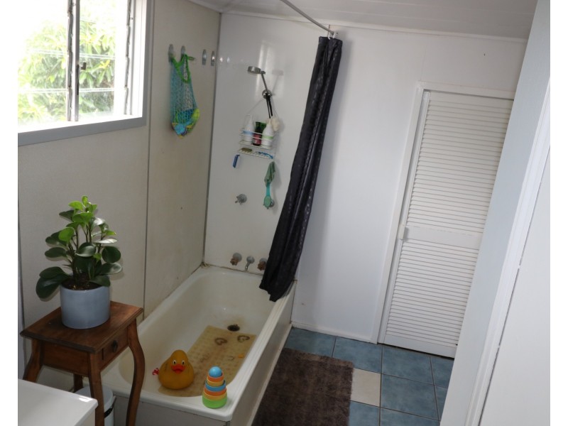 20 Broadhurst St, Childers QLD 4660