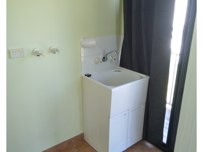 4 Queen Street, Dallarnil QLD 4621