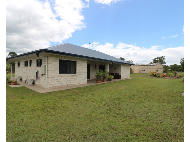 77 Oakview Dr, Redridge QLD 4660