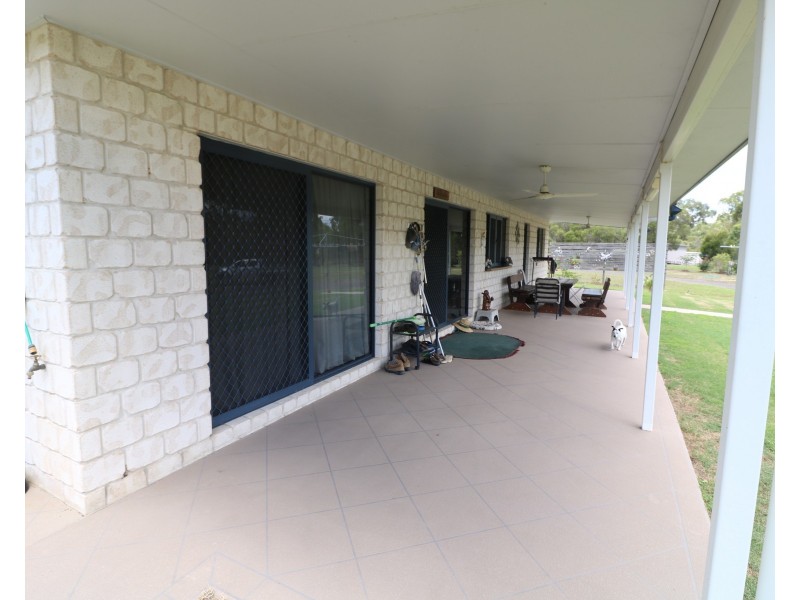 77 Oakview Dr, Redridge QLD 4660