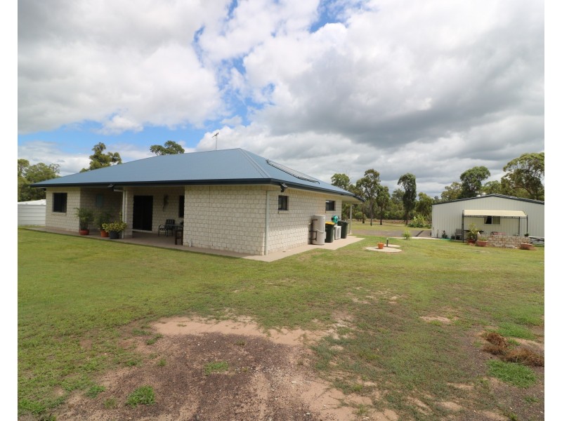 77 Oakview Dr, Redridge QLD 4660