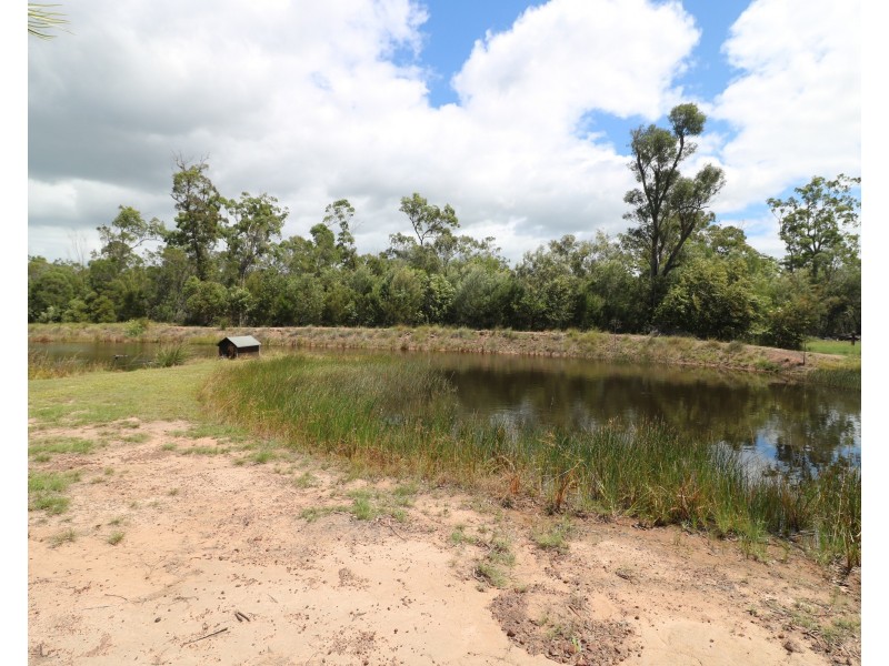 77 Oakview Dr, Redridge QLD 4660