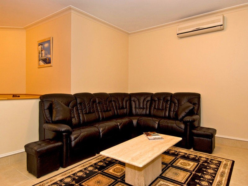 22 Kings Lynn Rise, Mindarie WA 6030