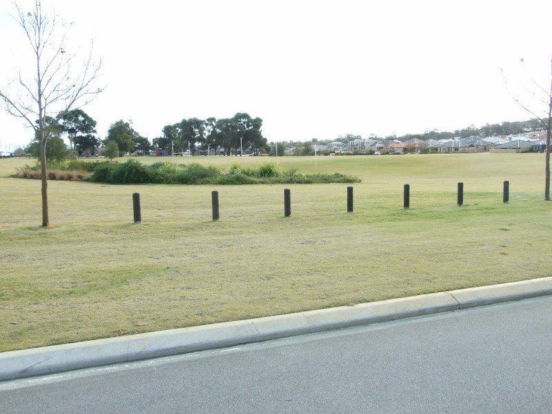 24a Sacramento Parade, Hocking WA 6065