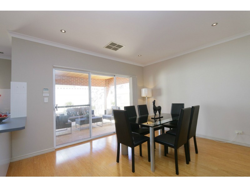 4/94 Kathleen Street, Bassendean WA 6054