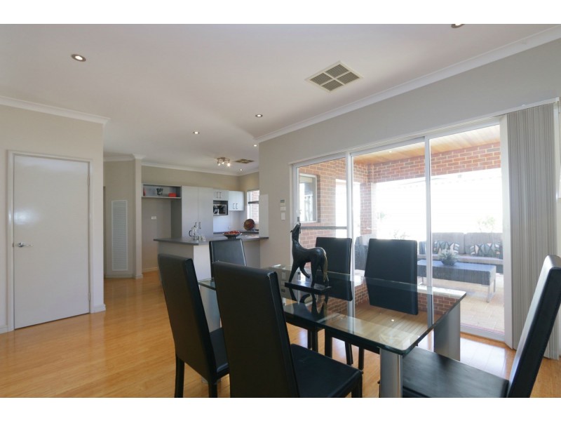 4/94 Kathleen Street, Bassendean WA 6054