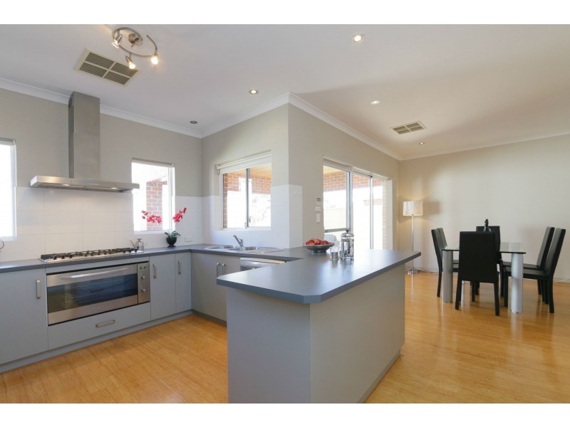 4/94 Kathleen Street, Bassendean WA 6054