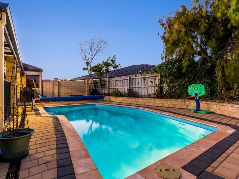 74 Dartmouth Circle, Quinns Rocks WA 6030