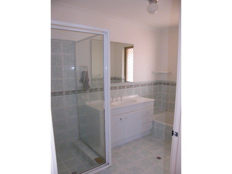 3/6 Neon Close, Parkwood WA 6147