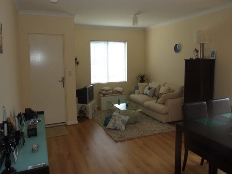 8B Poynings Street, Westminster WA 6061