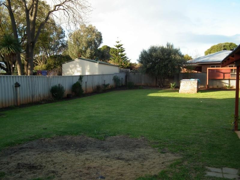 10 Chatham Road, Woodbridge WA 6056