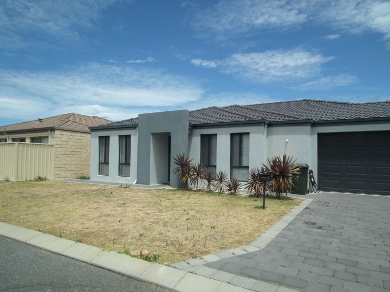 4 Latrobe Street, Landsdale WA 6065