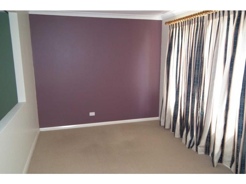 9 Gentle Circle, South Guildford WA 6055