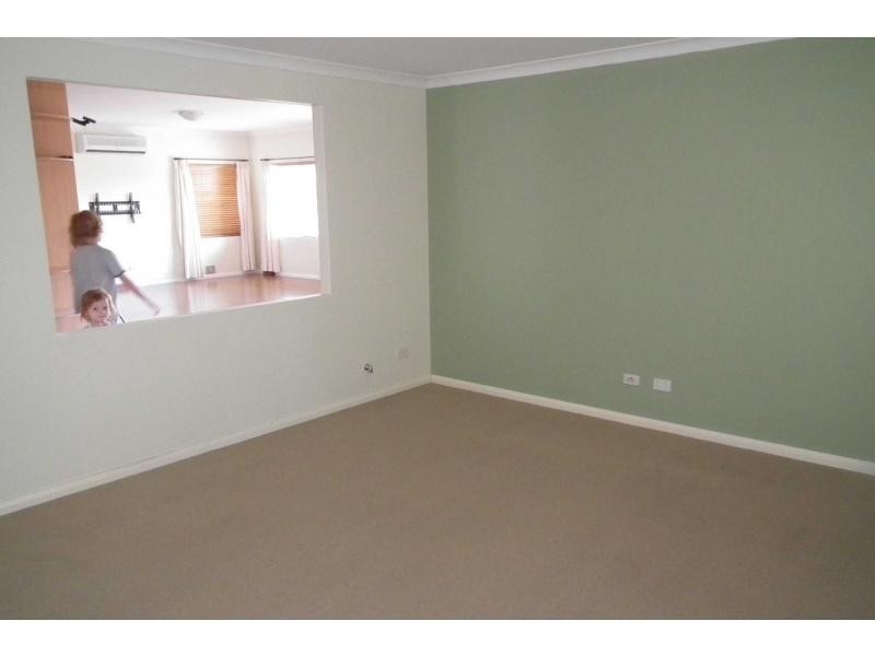 9 Gentle Circle, South Guildford WA 6055