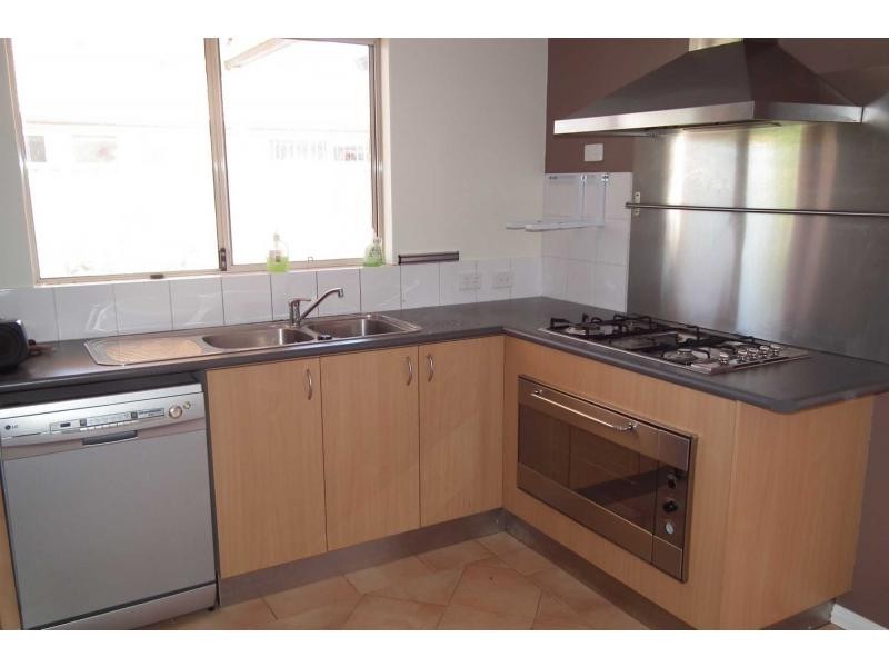 9 Gentle Circle, South Guildford WA 6055