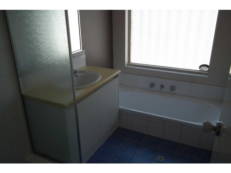 9 Gentle Circle, South Guildford WA 6055