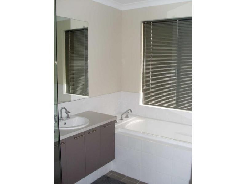 93 Baloo Crescent, Wannanup WA 6210