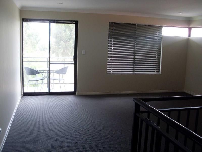 93 Baloo Crescent, Wannanup WA 6210