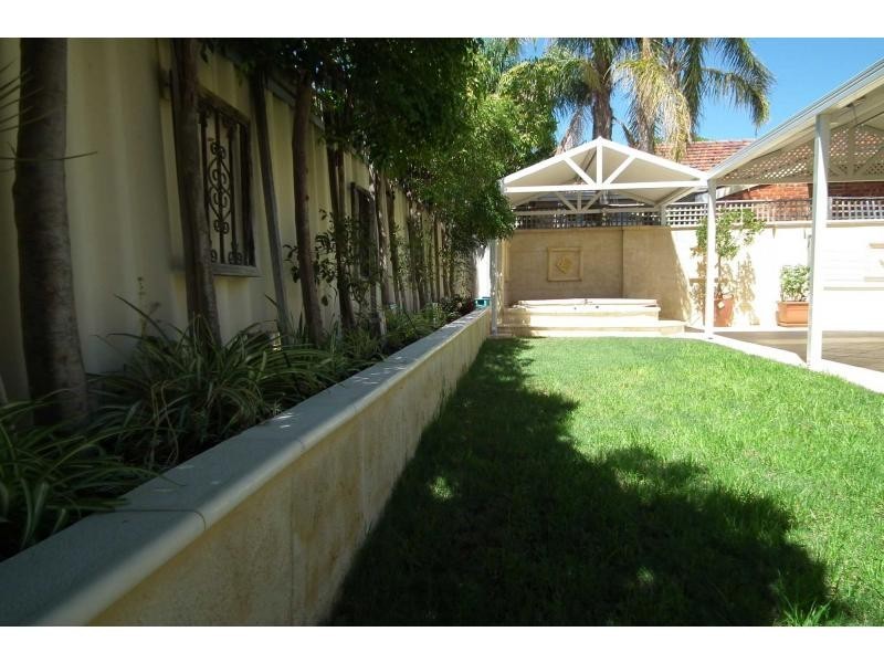 136 Holland Street, Wembley WA 6014