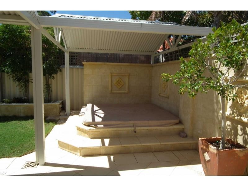 136 Holland Street, Wembley WA 6014