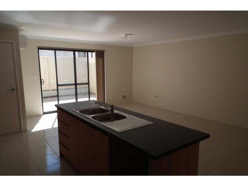 1/4 Playden Way, Balga WA 6061