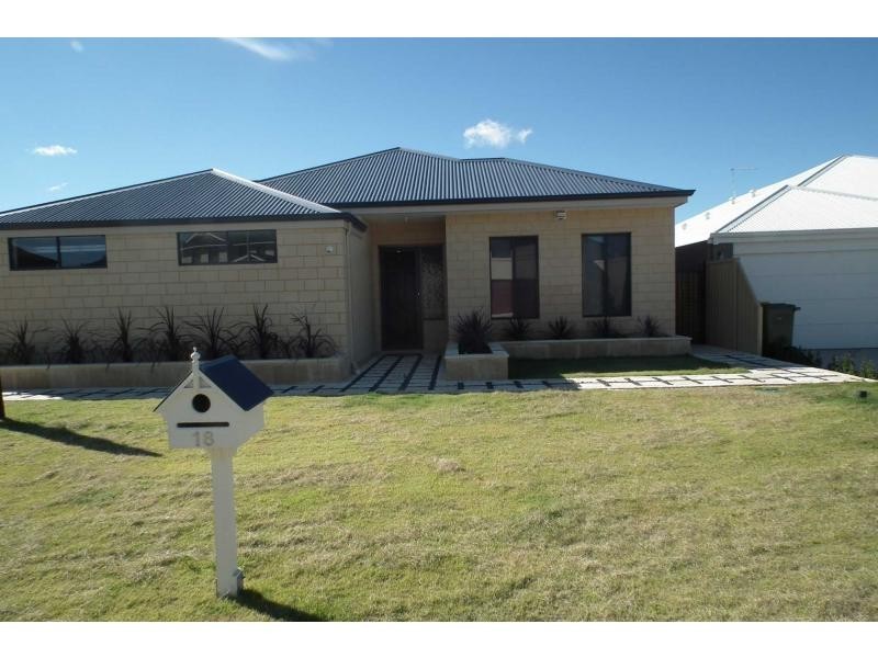 18 Januk Way, South Guildford WA 6055
