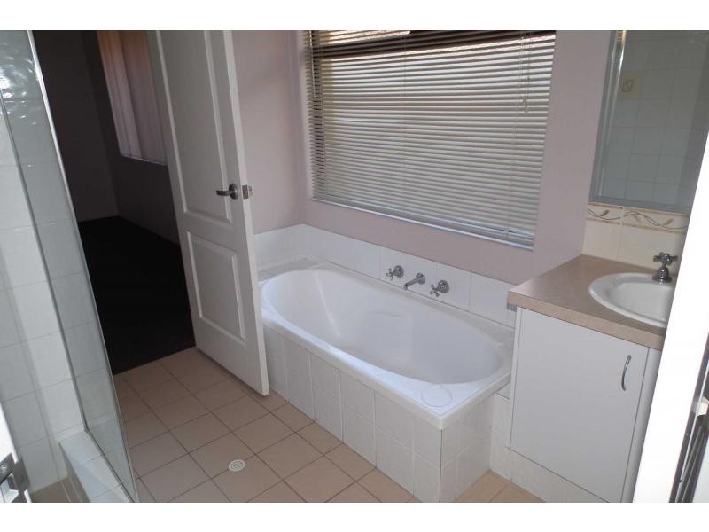 4/36 Loton Avenue, Midland WA 6056