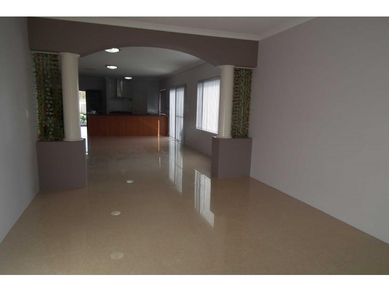 8 Fin Close, Beechboro WA 6063