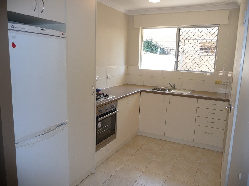 2/52 Pola Street, Dianella WA 6059