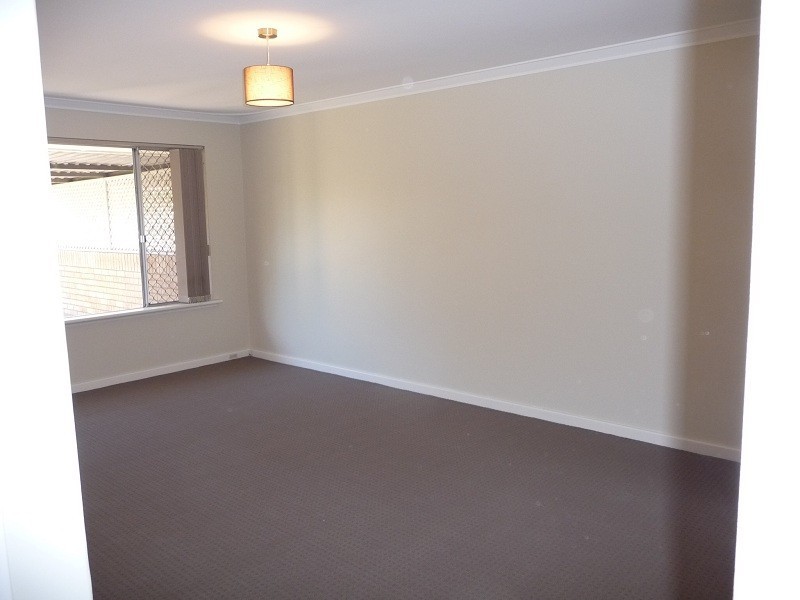 2/52 Pola Street, Dianella WA 6059