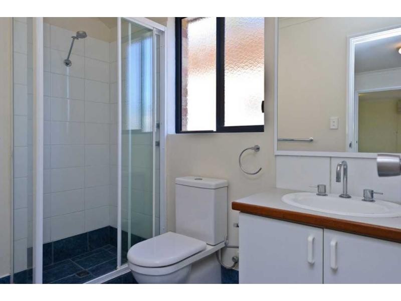 6/18 The Crescent, Redcliffe WA 6104