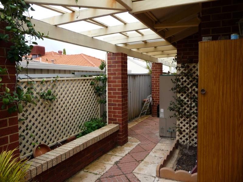 4 Hampden Close, Dianella WA 6059