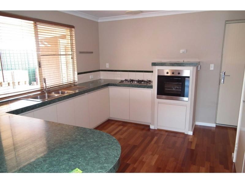 2 Bildjar Close, South Guildford WA 6055