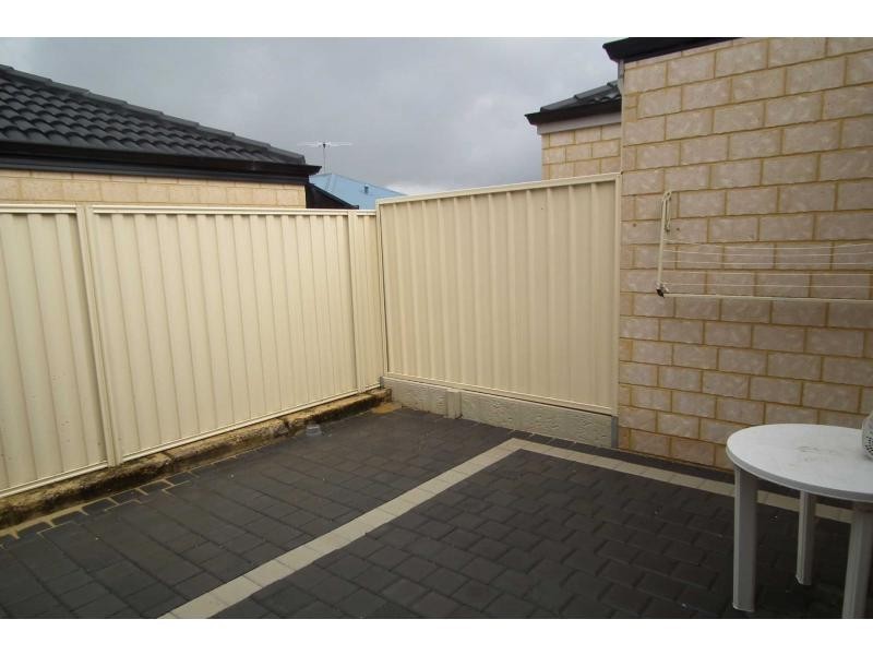 2/44 Russell Road, Madeley WA 6065