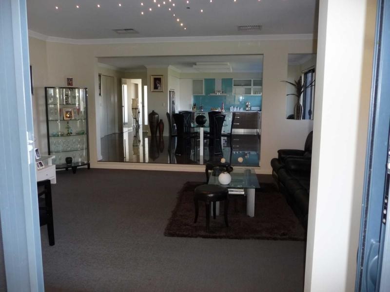 1 Benghazi Loop, Dianella WA 6059